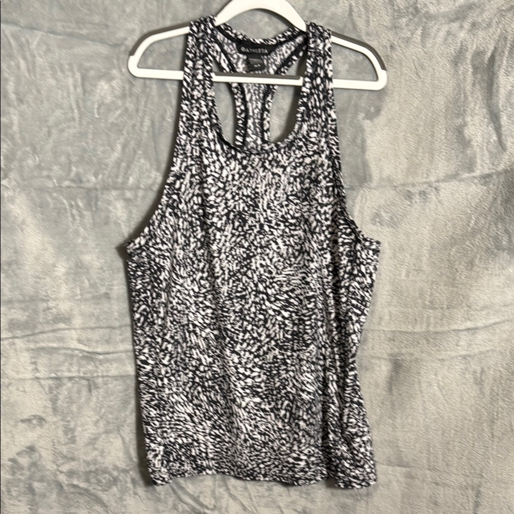 Athleta racerback tank women’s medium petite Black & White Tank‎ Top lightweight